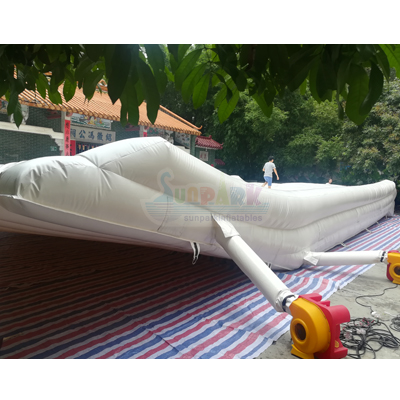 Inflatable-Stunt-Landing-Airbag-for-Skiing-and-Snowboarding-6.jpg