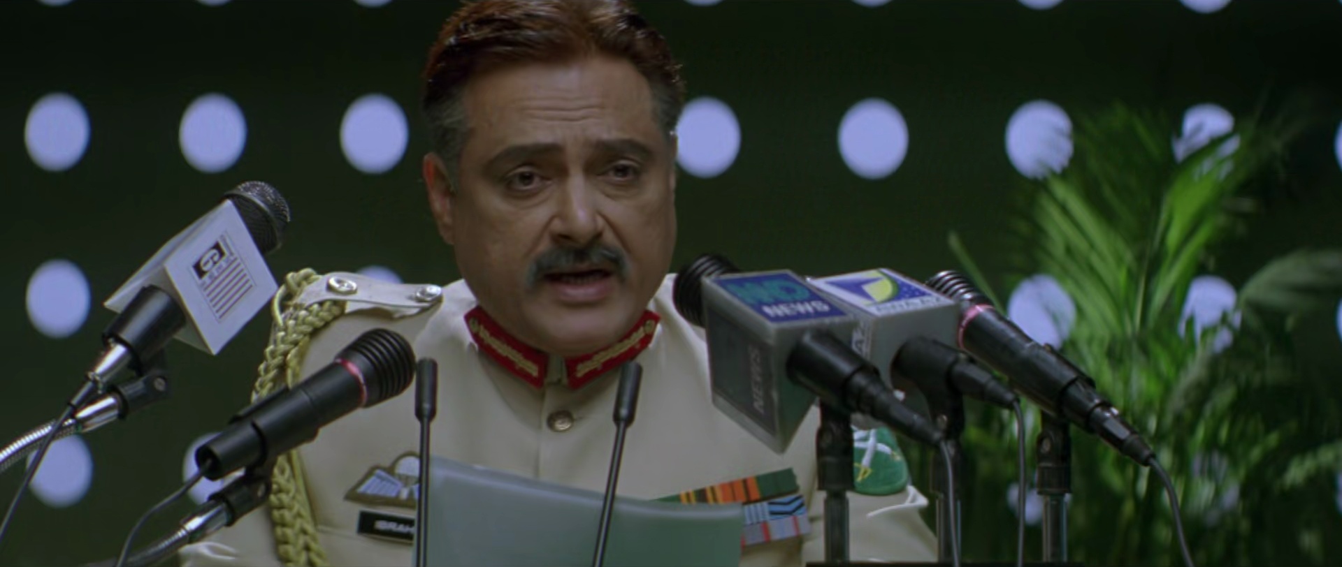 Main Hoon Na Screenshot 6